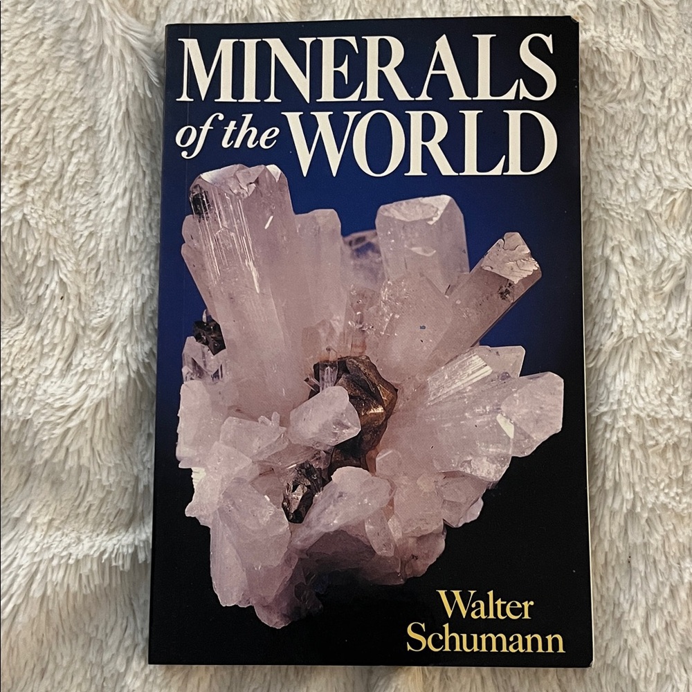 Minerals of the World by Walter Schumann